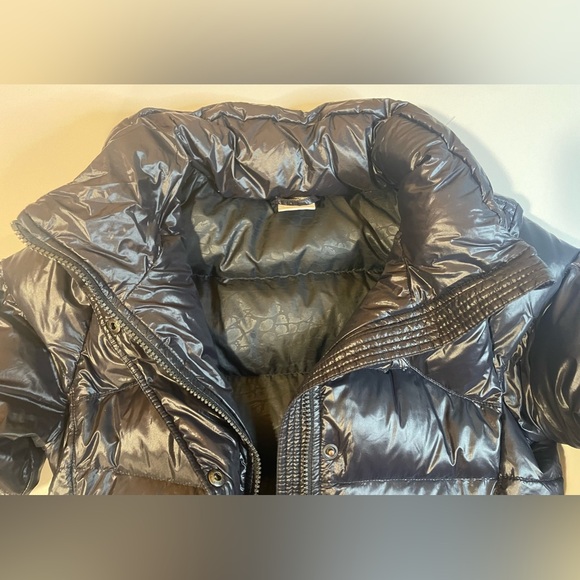Gently used Nike Sportswear long 550 down fill puffer coat. Missing belt. - Picture 4 of 11